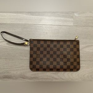 ✨- Louis Vuitton Damier Ebene Pouchette + BONUS